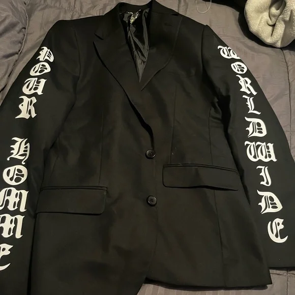 Men’s blazer fairly new,only worn for a couple hours .slim fit - Picture 1 of 1